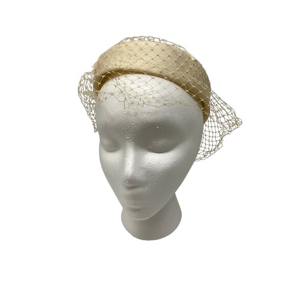 Vintage Ivory Fabric Hat Veil Bow Detail Womens Mid Century Cocktail - Picture 2 of 7